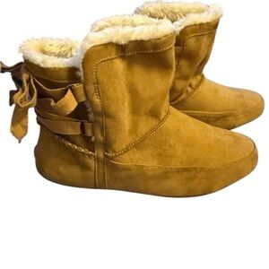 Lucky Brand ACCALIE Tan Faux Fur Lined Moccasin Ankle Boot size 10